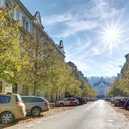 Velky 3-Loznicovy Byt Praha 8 Karlin Apartment Exterior photo